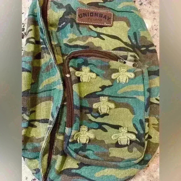 Union Bay Sling Pack - Picture 3 of 7